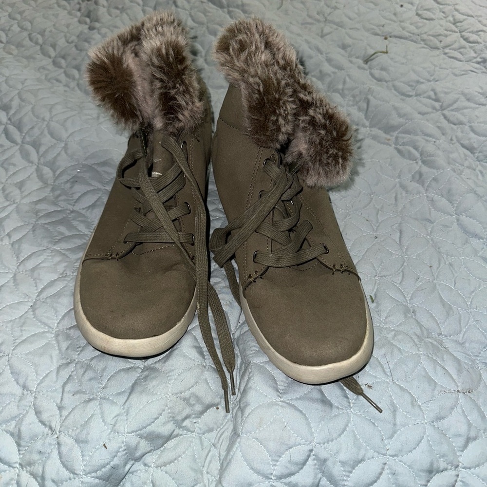 Bearpaw boots